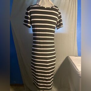 B&W T-shirt Stripped Dress (L)